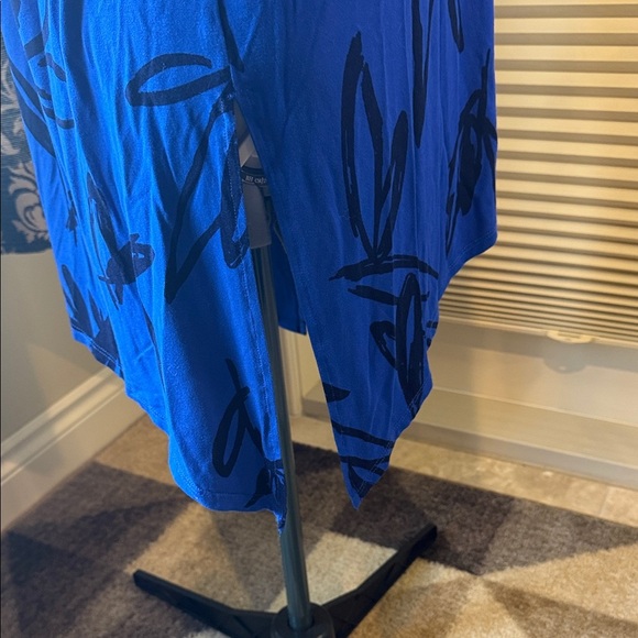 Reitman's Blue V-Neck Tunic, Black Leaf Print, Asymmetrical Hem Women's Sz XXL - Picture 3 of 11